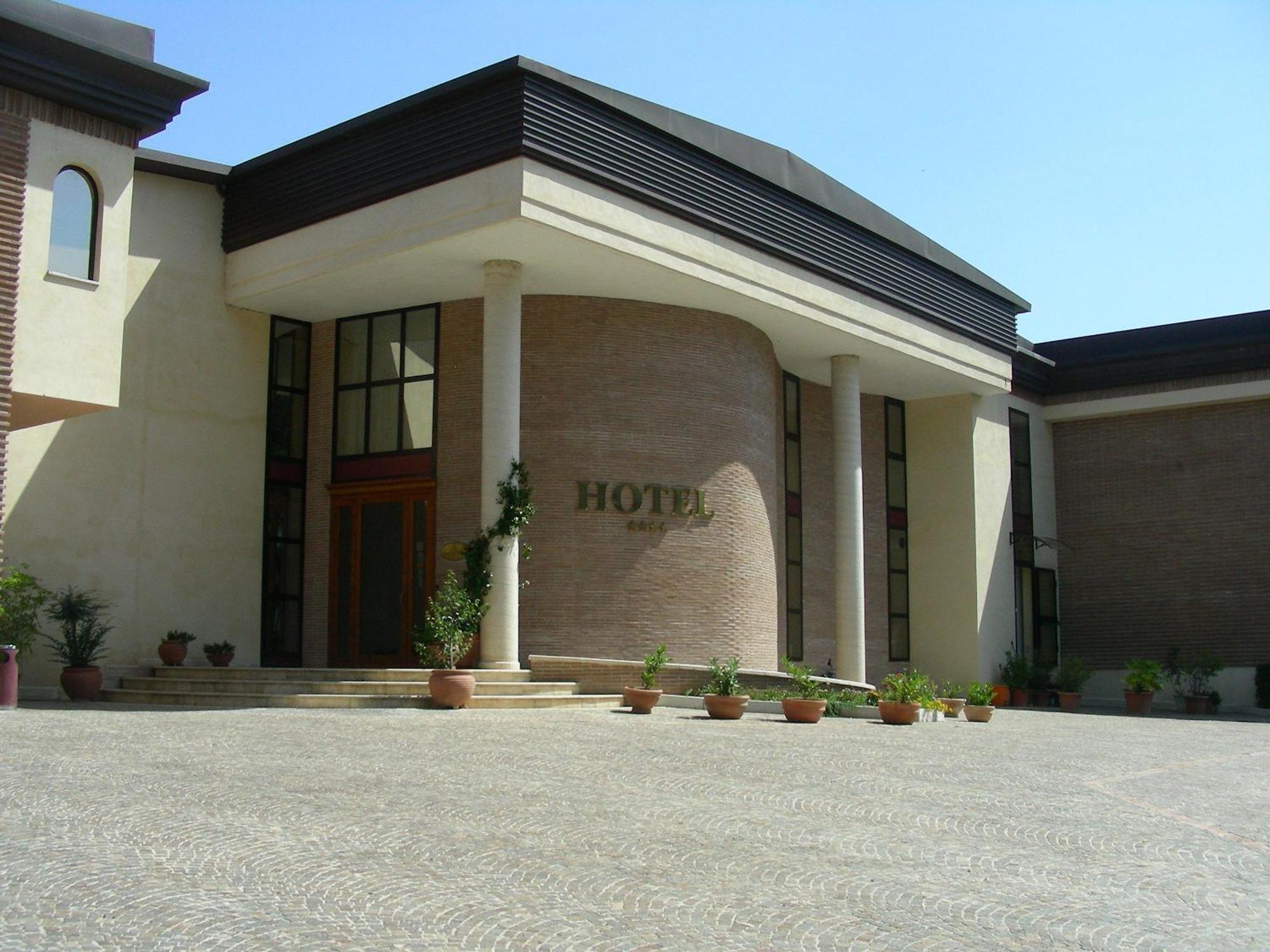 Hotel D.G. Garden Беневенто Екстериор снимка