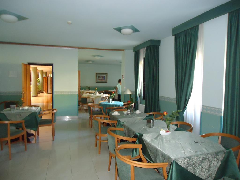 Hotel D.G. Garden Беневенто Екстериор снимка